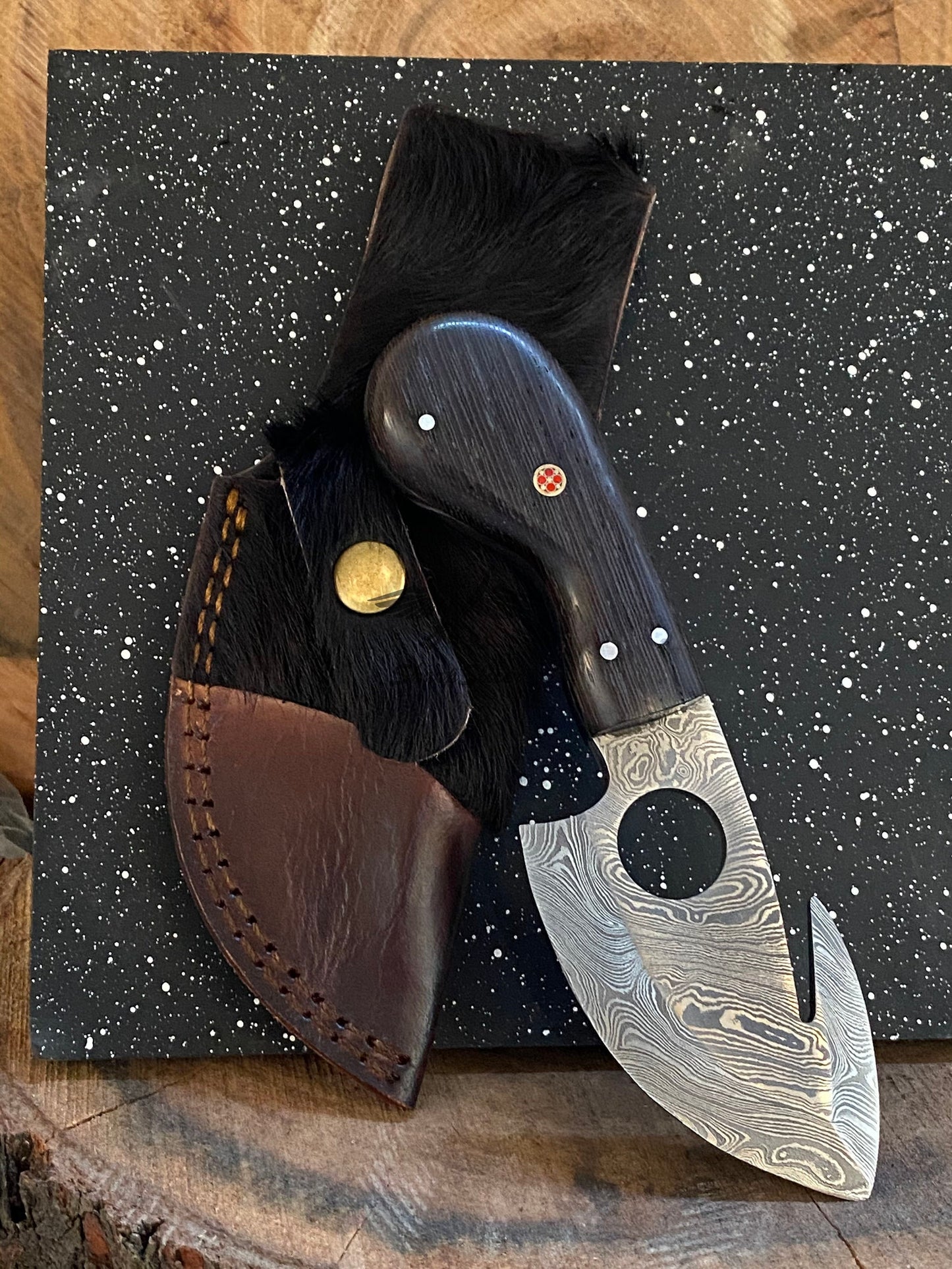 Twist Pattern Damascus Steel Sharp Edge Blade Finger Hole Gut Hook / Hunting / Skinner Knife